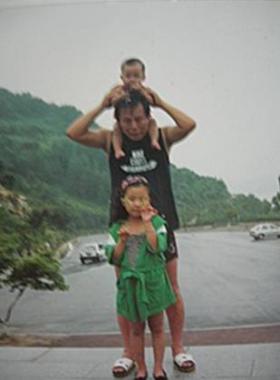 พี่สาวของ G-Dragon อัพโหลดภาพวัยเด็ก!