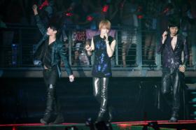 คอนเสิร์ตที่ชื่อว่า JYJ World Tour 2011 ทั่วแถบเอเชียประสบความสำเร็จ!