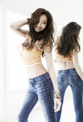 ฮันแชยอง (Han Chae Young) ร่วมงานโฆษณาสำหรับ True Religion