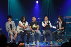 ศิลปินมากมายมาร่วมแสดงในรายการ Sketchbook ด้วยคอนเซ็ปท์ The Producer!