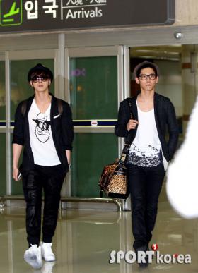 วงดงบังชินกิ (TVXQ) ที่ไปร่วมคอนเสิร์ตการกุศลได้เดินทางกลับเกาหลี!
