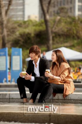 ภาพของลีมินโฮ (Lee Min Ho) และปาร์คมินยอง (Park Min Young) จิบกาแฟในละคร!