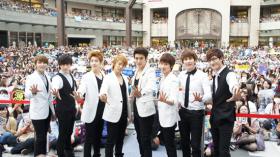 แฟนๆ 4,000 คนมาร่วมในงานแจกลายเซ้นของวง Super Junior-M