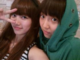 Suzy และมิน (Min) ถ่ายภาพด้วยกัน