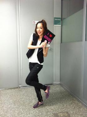 ซานดารา ปาร์ค (Sandara Park) ขอบคุณแฟนๆ ที่ชนะรางวัล Mutizen