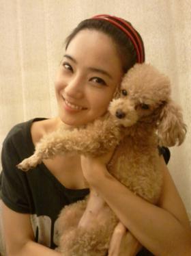ฮันแชยอง (Han Chae Young) ถ่ายภาพคู่กับลูกสุนัข!