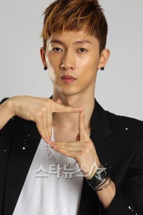 จางวูฮยอค (Jang Woo Hyuk) ถูกกล่าวหาว่าลอกเลียนแบบเพลง?