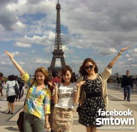 ภาพศิลปินในค่าย SM ที่ปารีส!