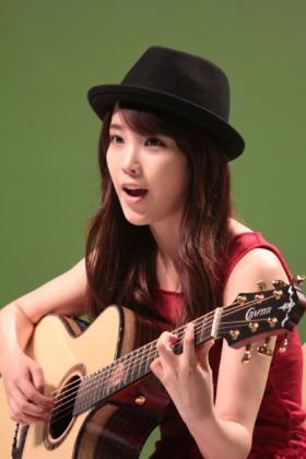 IU ร่วมงานกับคิมควางซอค (Kim Kwang Seok) สำหรับ SK Telecom!