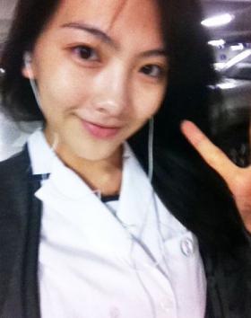 คังจิยอง (Kang Ji Young) ถ่ายภาพชุดนักเรียนของเธอ!