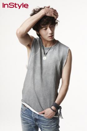 จองอิลวู (Jung Il Woo) ร่วมถ่ายภาพในนิตยสาร In Style 