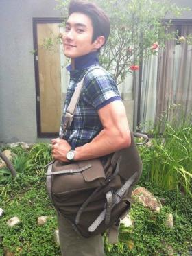 ชอยซีวอน (Choi Si Won) อัพเดทภาพที่เหมือนนักศึกษา