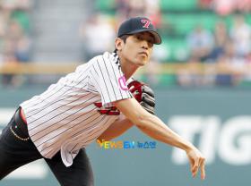 Eric เป็นพิชเช่อร์ในเกมการแข่งขัน Lotter Card Professional Baseball