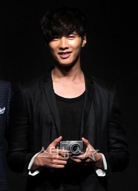 วอนบิน (Won Bin) ไปร่วมงานของ Olympus!