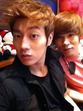 ยูนดูจุน (Yoon Doo Joon) เผยภาพของผู้จัดการของเขา