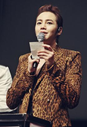 จางกึนซอคปิดทัวร์คอนเสิร์ตของเขา The CRI Show 