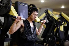 ยูชอน (Yoochun) เปลือยท่อนบนสำหรับละคร Ripley!