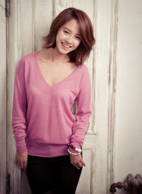 ซงจิฮโย (Song Ji Hyo) เพิ่งเซ็นสัญญากับทาง C-JeS Entertainment 