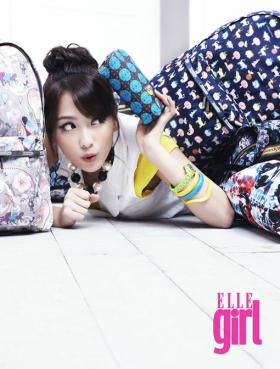 จิยอง (Ji Young) เป็นนางแบบพรีเซ็นเตอร์ให้กับแบรนด์ LeSportsac