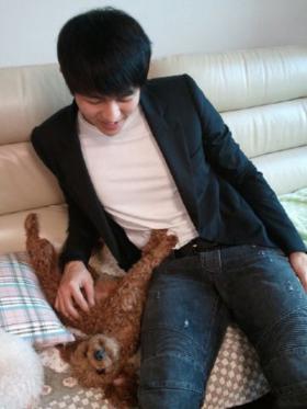ซีลอง (Seulong) อวดภาพสุนัขของเขา