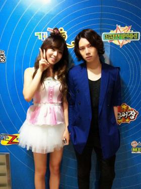 ฮีชอล (Hee Chul) ถ่ายภาพกับ Lizzy