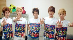 วง SHINee ให้กำลังใจสนับสนุนวงรุ่นพี่ Super Junior 
