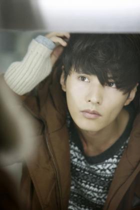 ภาพวอนบิน (Won Bin) และมูนกึนยอง (Moon Geun Young) สำหรับแบรนด์ Basic House 