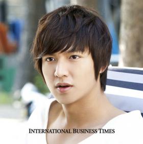 ข่าวลือลีมินโฮ (Lee Min Ho) เลิกกับแฟนนักศึกษา?