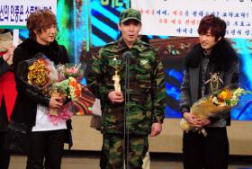 ลีทึก (Lee Teuk) อยากไปต้อนรับบูม (Boom) ปลดประจำการ