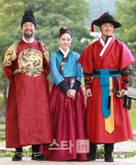 ชินเซคยอง (Shin Se Kyung) และจางฮยอค (Jang Hyuk) ร่วมแสดงละครเรื่องใหม่ Tree of Deep Roots