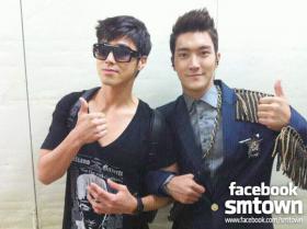 ยูนโฮ (Yunho) และซีวอน (Si Won) ถ่ายภาพด้วยกัน!