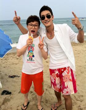 ชอยซีวาน (Choi Si Wan) อวยพรครบรอบวันเกิดให้กับปาร์คซองกวาง (Park Sung Gwang)