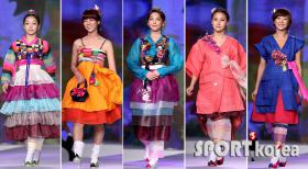 วง Kara, Rainbow, Jewelry และวง ZE:A ร่วมงานเดินแฟชั่นชุดฮันบก