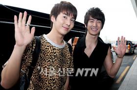 แฟชั่นแอร์พอร์ตของคิมฮยองจุน (Kim Hyung Joon) และคิมคิบอม (Kim Ki Bum)