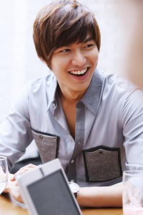 ข่าวลือลีมินโฮ (Lee Min Ho) ทำศัลยกรรม?