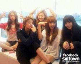 วง f(x) กำลังเตรียมตัวสำหรับคอนเสิร์ต SM TOWN Live in Japan