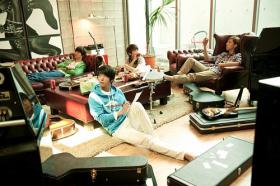 วง C.N. Blue เปิดตัวที่ประเทศญี่ปุ่นภายใต้การดูแลของ Warner Music Japan