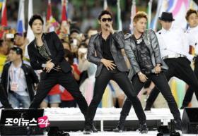การแสดงของ JYJ ในงาน 2011 Daegu World Athletics Championships