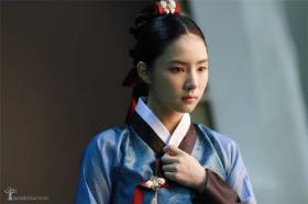 ภาพชินเซคยอง (Shin Se Kyung) ในชุดฮันบก