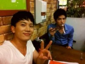 แจจุง (Jae Joong) ทานอาหารกับจิซอง (Ji Sung)! 