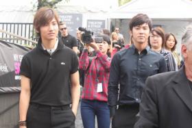 วงดงบังชินกิ (TVXQ) ไปร่วมงานแฟชั่นโชว์ของ Lacoste ที่นิวยอร์ค