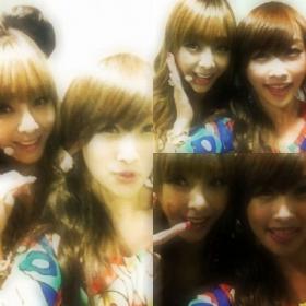 G.NA และ Nicole ถ่ายภาพด้วยกัน 