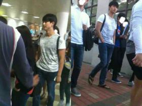 ภาพแทคยอน (Taecyeon) ที่โรงเรียน
