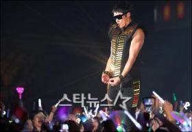 คอนเสิร์ตสุดท้ายก่อนเป็นทหารของเรน (Rain) ประสบความสำเร็จ!