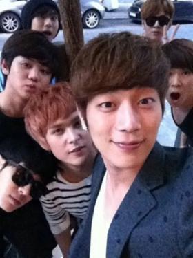 ดูจุน (Doo Joon) ทักทายแฟนๆ ด้วยภาพอัพเดท?