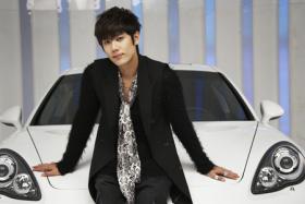 ภาพเบื้องหลังการถ่ายทำ MV ของคิมคยูจง (Kim Kyu Jong) 