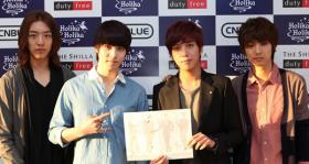 Holika Holika จัดกิจกรรมแจกลายเซ็นต์กับสมาชิกวง C.N. Blue