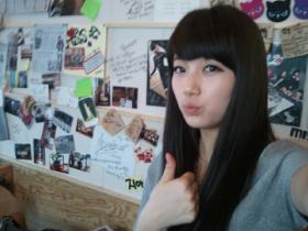Suzy ขอบคุณแฟนๆ ที่แวะไปที่ร้านคาเฟ่ของแม่เธอ