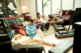 เพลง In My Head ของวง C.N. Blue ใช้เป็นเพลงประกอบการ์ตูนญี่ปุ่น