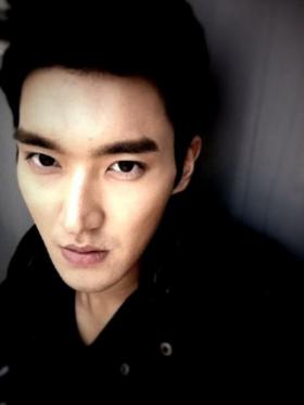 ชอยซีวอน (Choi Si Won) ทักทายแฟนๆ ด้วยภาพถ่ายของเขา